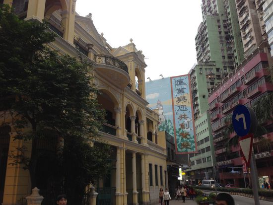 gut zu sehen (links und rechts)