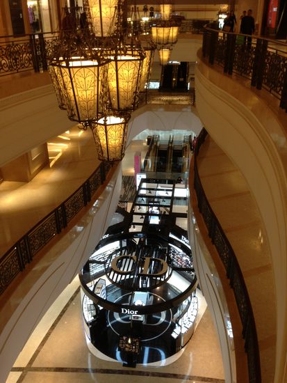 Natürlich gibt es auch eine ganz grosse Mall mit den ein oder anderen Luxus Brands...