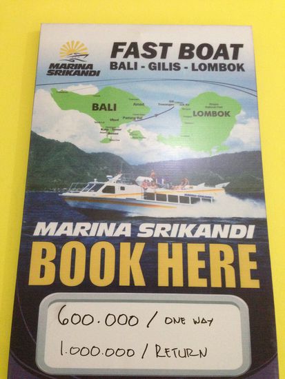 Flyer in Sachen Boat to the Gilis.
Wir haben 300.000 gezahlt one Way. Wir haben ein wenig gehandelt 
Denke aber dass es gerade ein Überangebot gibt von den Fastboat's und Sie froh sind wenn Kunden kommen. Also haben wir gebucht bei dem  Preis