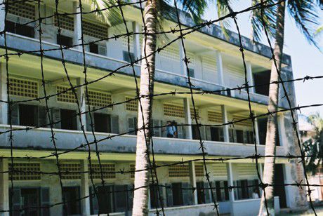ehemaliges Gymnasium in Phnom Penh, das als Folterzentrum diente und heute ein Museum ist