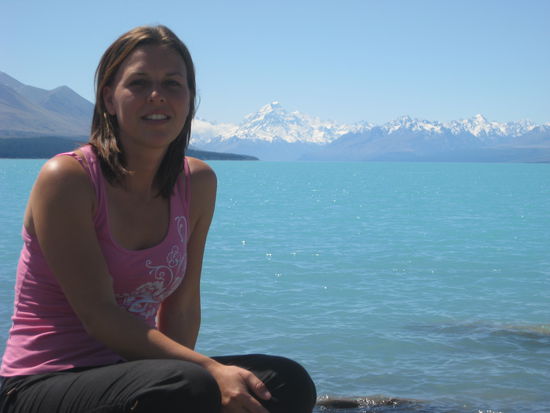 im Hintergrund "Mount Cook" schneebedeckt