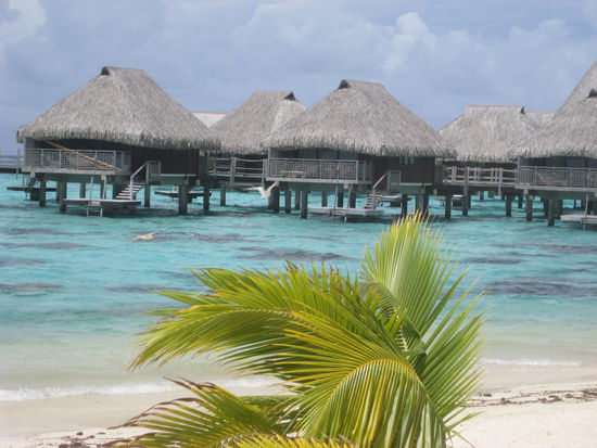 so sah mein Overwater Bungalow aus im Sheraton Resort 