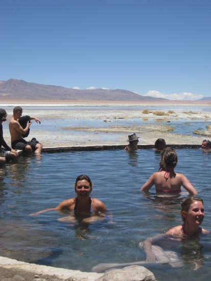 Heiss-Wasser Pool inmitten der Wueste