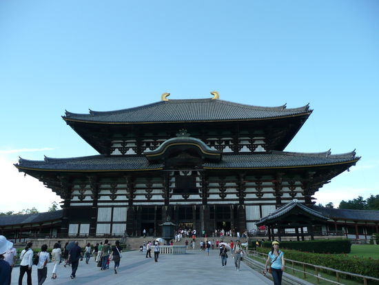 ja dieses "Haus" ist komplett aus Holz