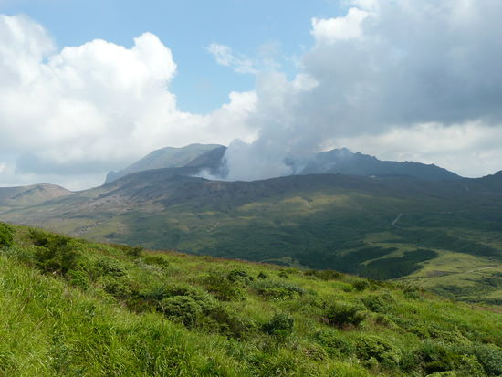 aktiver Vulkan im Vulkan (vieeeel giftige Gase)