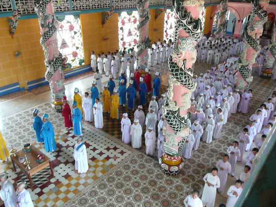 Messe im Chao Dai Tempel