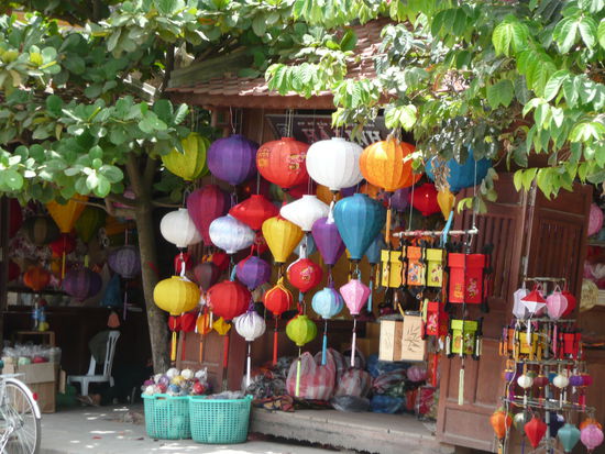 typischer Lampionladen