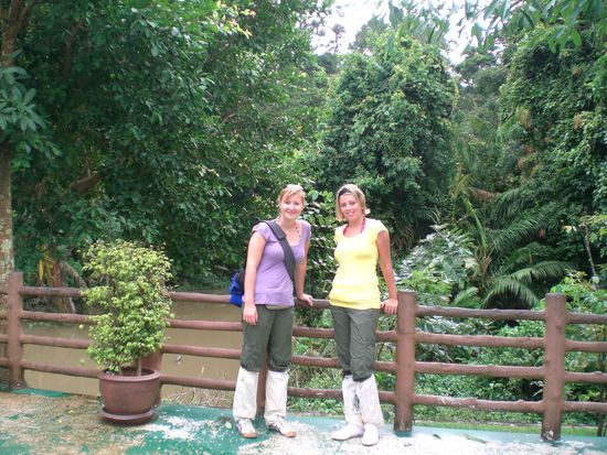 wir mit unseren schönen schutzstlupen gegen blutegel