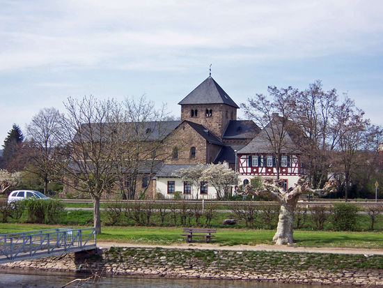 die Aegidius-Basilika in Winkel