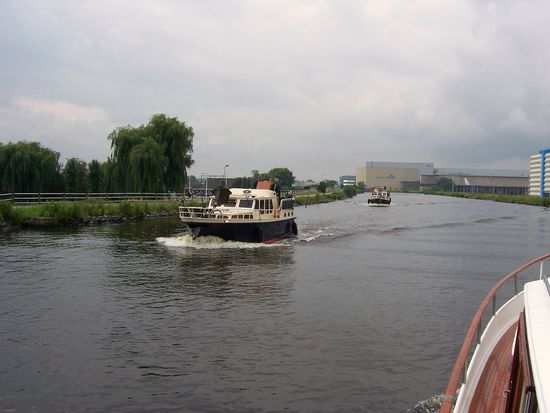 Weil der Urlaub so kurz ist haben es Charterboote auf der ganzen Welt sehr eilig