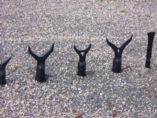 mit diesen Spitzen auf langen Stangen wurden die Treidelpenischen früher vom Ufer abgestoßen