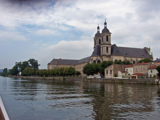 Pont-a-Mouson
hat jetzt einen neuen Hafen in einem Baggerloch