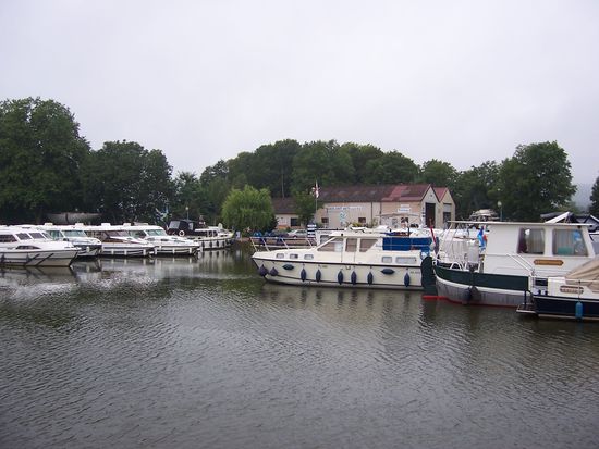 der Hafen der Charterstation