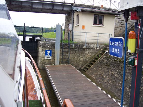eine Schrägschleuse, heute liegt ein Steier darin