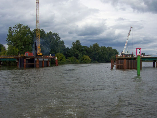 hier gibts eine neue Brücke, doch wird sie auch 3,50 m hoch???????