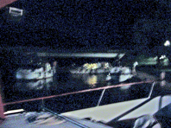 nachts um 2 führerlos im Kanal