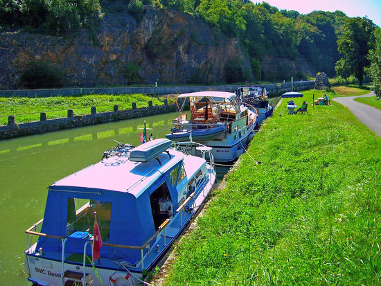 Liegeplatz für die Grotte von Osselle,
sie ist ein Besuch wert