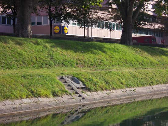 in Straßburg kann man direkt beim Lidl anlegen