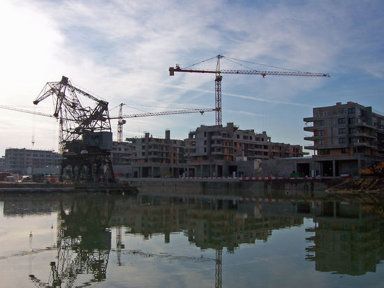 es wird mächtig gebaut und wenn wir Glück haben, gibts hier auch einen Jachthafen, wäre nicht schlecht für Straßburg