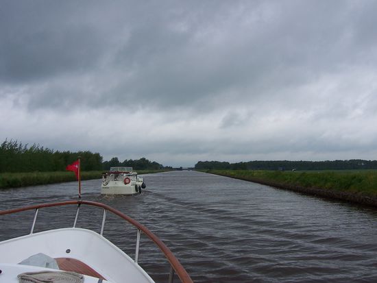 im A.G.  Wilkervanckkanaal  kann auch Großschifffahrt fahren