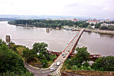 Die Pontonbrücke in Novi Sad