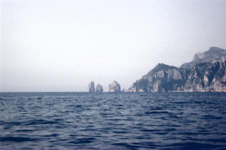Wann versinkt bei Capri die rote Sonne im Meer?