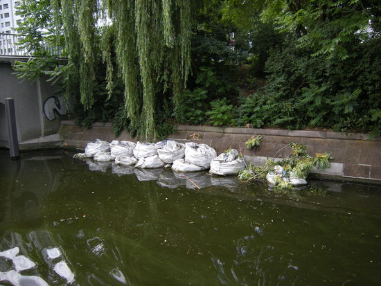 Die Ufer sind beschädigt, deshalb nur Einwegverkehr