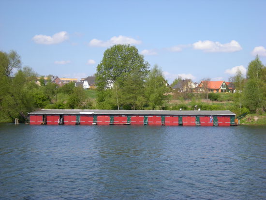 Bootsgaragen wohin das Auge blickt