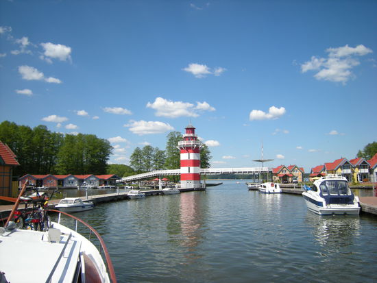 der Leuchtturm am Eingang zum Hafendorf