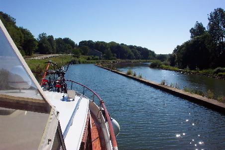 wenn der Doubs viel Wasser hat, geht hier die Post ab