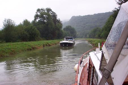 Gegenverkehr im Schleusenkanal