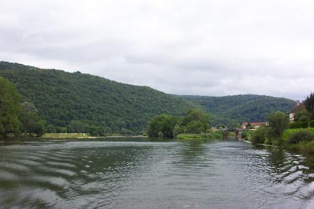 man muss schon ganz genau hinsehen um die Schleuse rechts zu entdecken