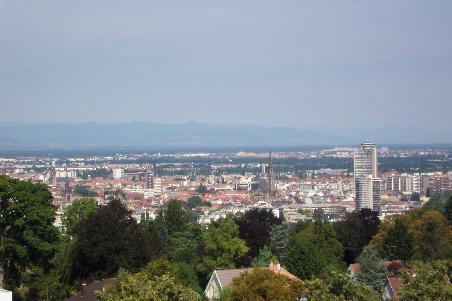 bei gutem Wetter ist der Blick vom Aussichtsturm über Mülhausen einmalig
