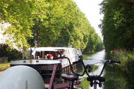 Hotelboot Lorraine begegnet uns