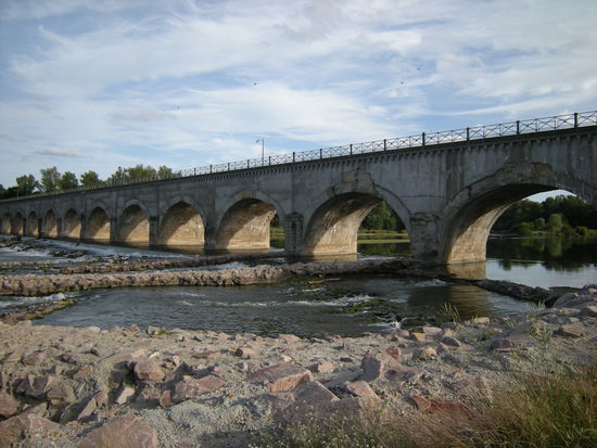 Kanalbrücke über die Allier