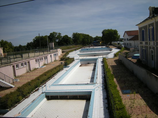 erst Schleuse, dann Schwimmbad, jetzt tot
Nevers