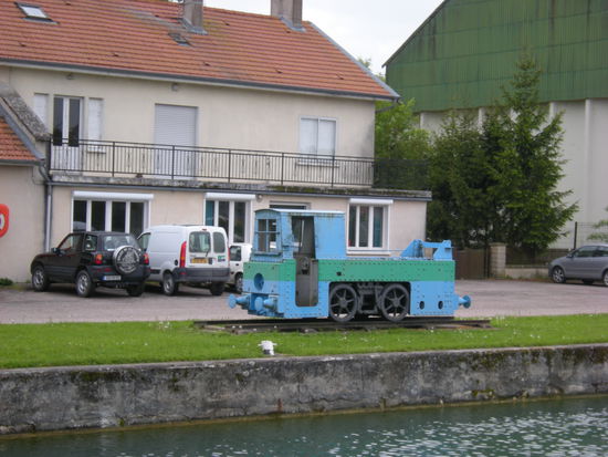 mit diesen kleinen Loks wurden früher die Penischen getreidelt - daher der Name Treidelpfad