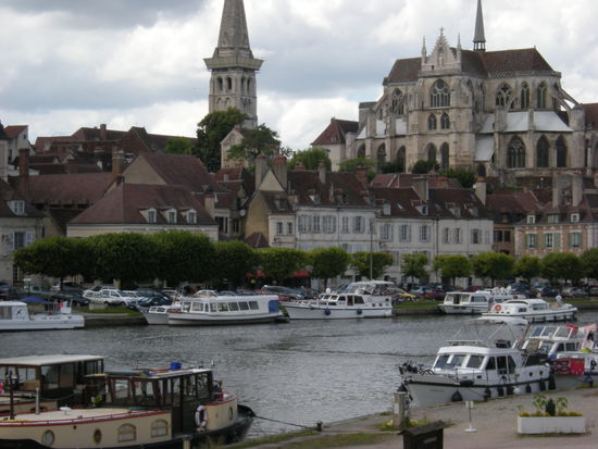 Auxerre müsst ihr unbedingt mal anschauen