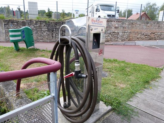 Fäkalienabsauganlage in Frankreich, die auch noch in Betrieb ist...