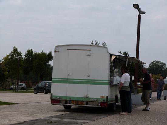 es gibt Brötchen in Mittersheim