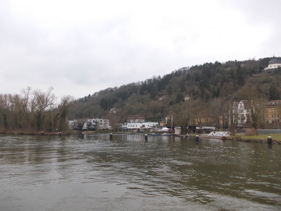 der kleine Hafen noch verlassen