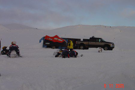 auf dem Gletscher mit dem Snow-Mobil