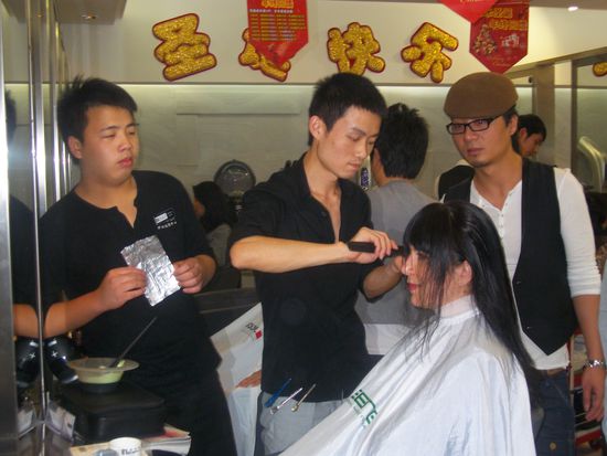 ...ich werde zum Playmobilmännchen umfrisiert