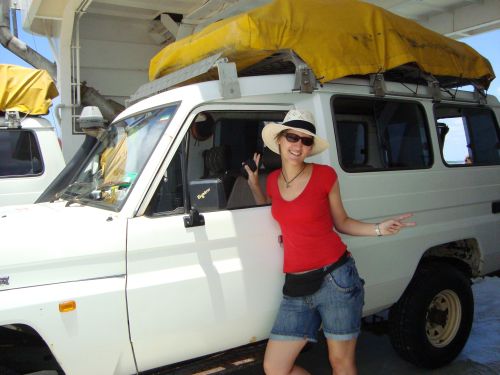 vor unserem flotten 4Wheel-Flitzer mit Marco's Hut