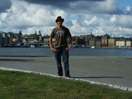 Super Selbstauslöser...de Rockt! Im Hintergrund ist Stockholm btw