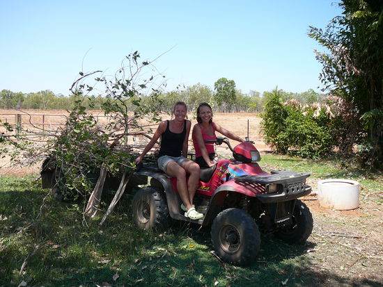 Bei der Gartenarbeit...