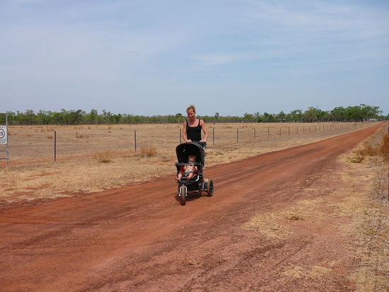 Hinter mir in weiter Fern steht die Oase "Kim"