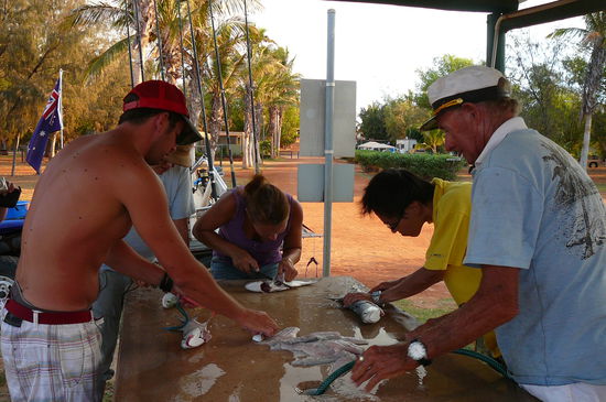 Beim Fische filitieren....