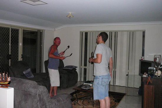 Vom Pub nach Hause und weiter ging die Party
Links unser Hausherr Garry...