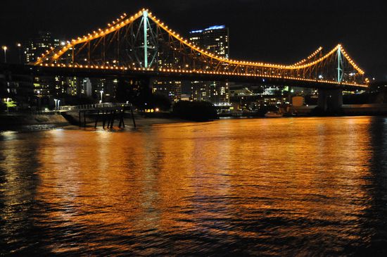 Brisbane by night